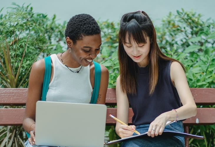 How to Pick the Best Economics School for You